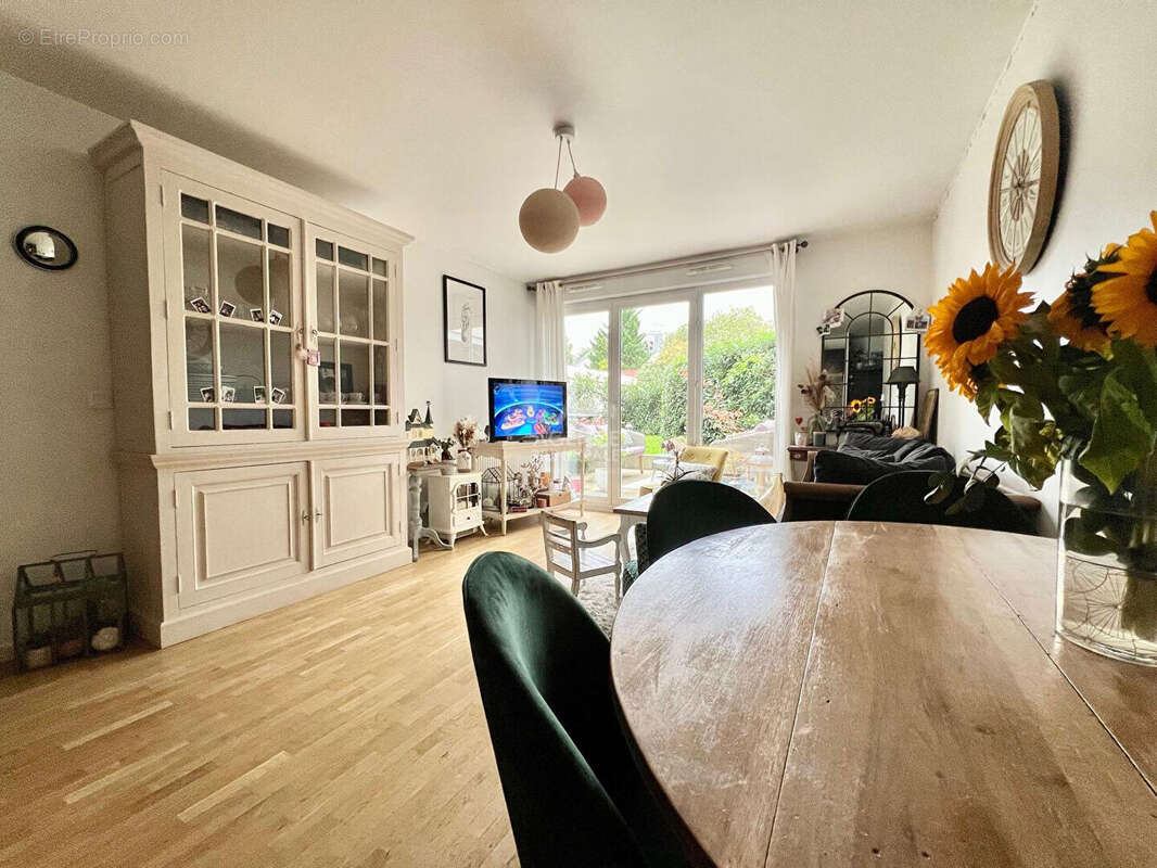 Appartement à HOUILLES