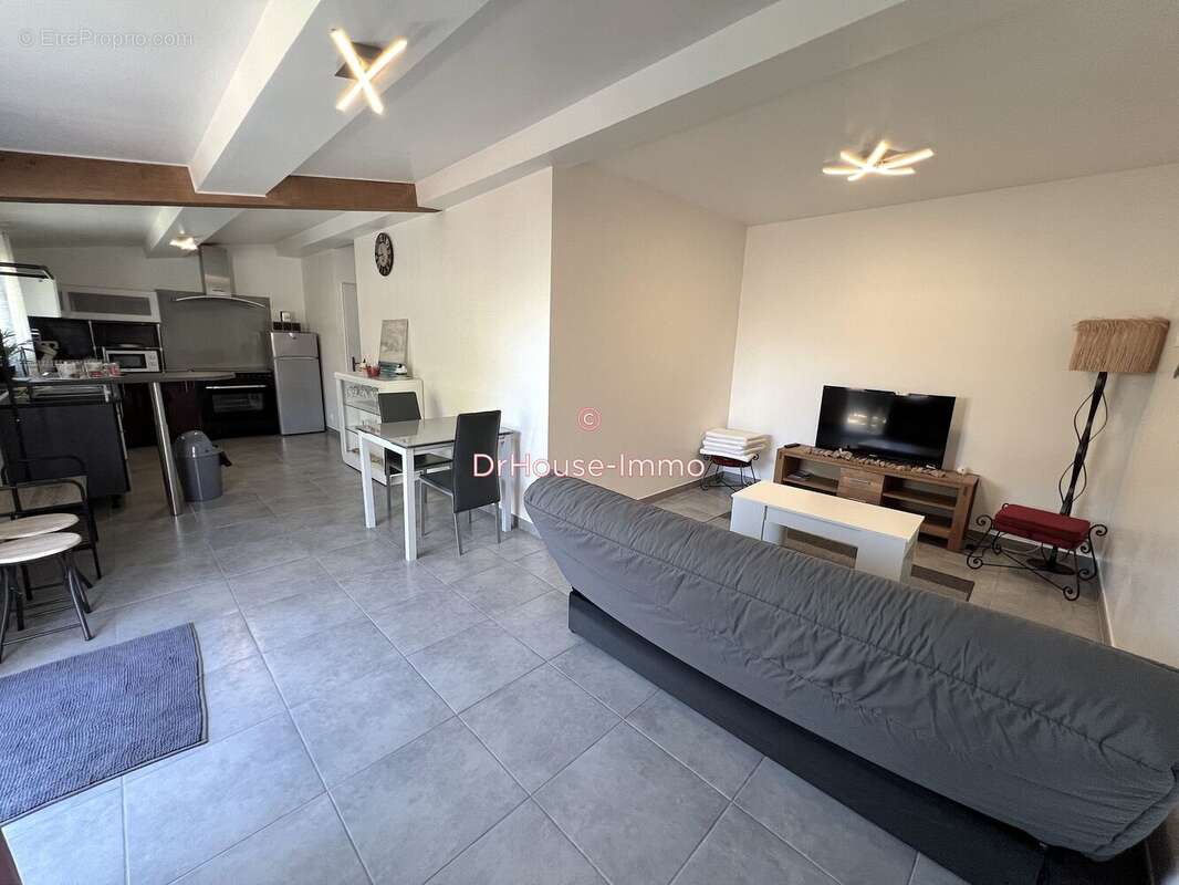 Maison 142 m² à Saint-Laurent-D'aigouze  - photo 8