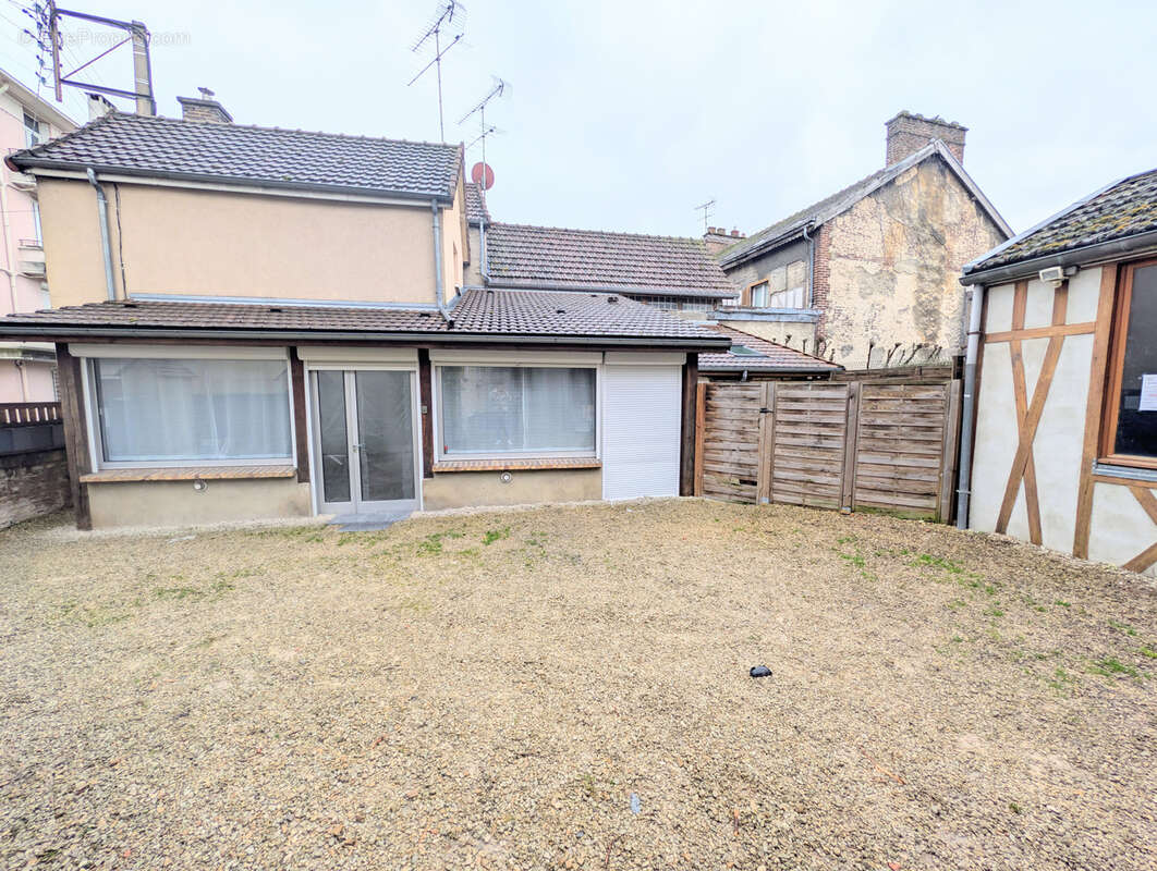 Appartement à SAINTE-SAVINE