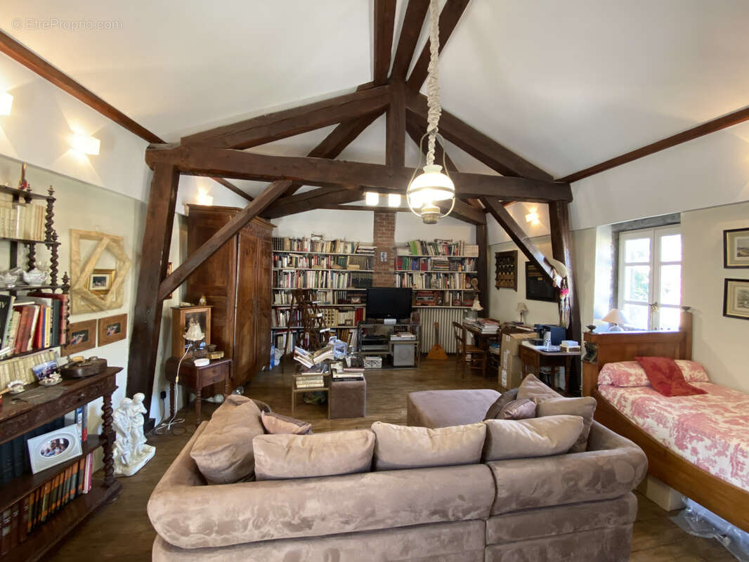 Maison à SAUVAGNAT-SAINTE-MARTHE