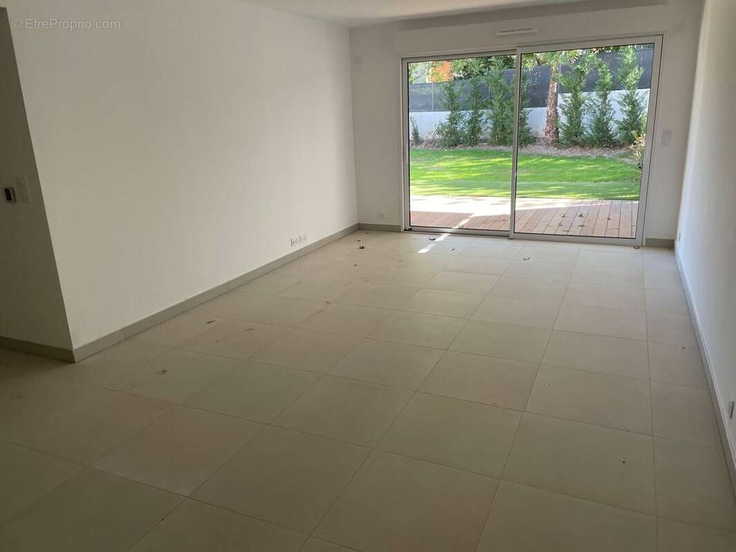 Photo 2 - Commerce à SAINT-RAPHAEL