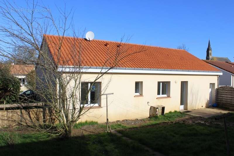 Maison à SAINT-QUENTIN-EN-MAUGES