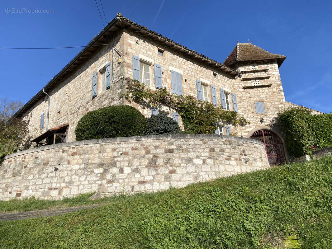 Maison à SAINTE-CECILE-DU-CAYROU