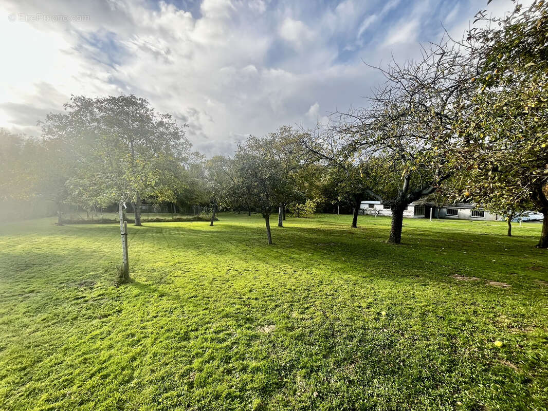Maison à SAINT-JEAN-LES-DEUX-JUMEAUX