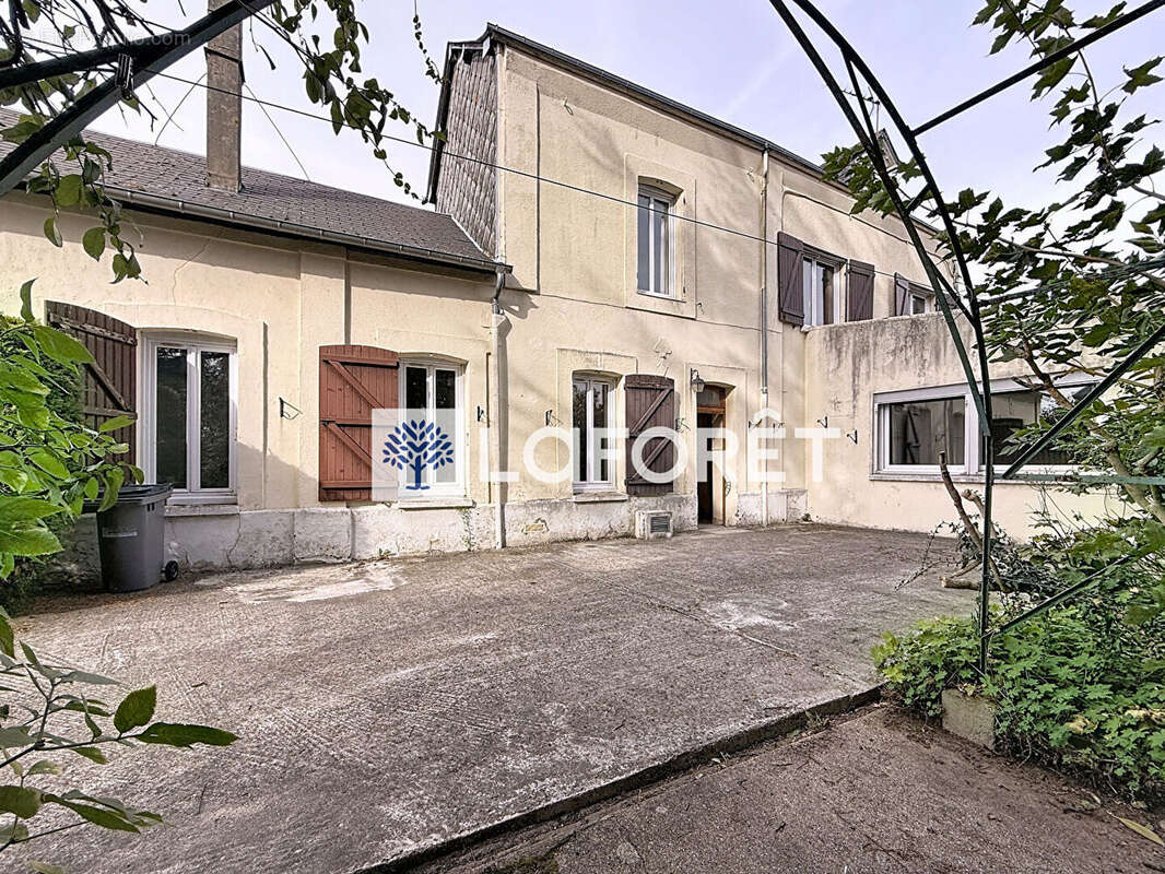 Maison à LE MESNIL-ESNARD