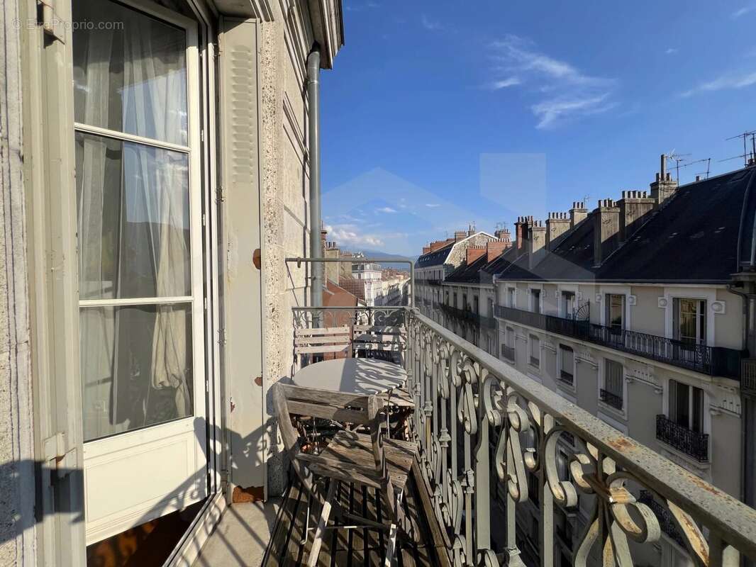 Appartement de caractère   113,76 m2   dernier étage   greno - photo 9