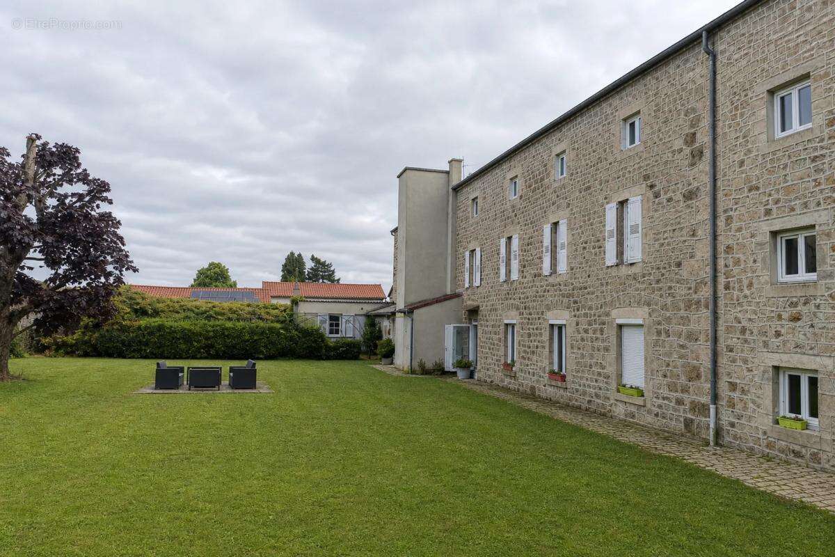Maison à MONTFAUCON-EN-VELAY