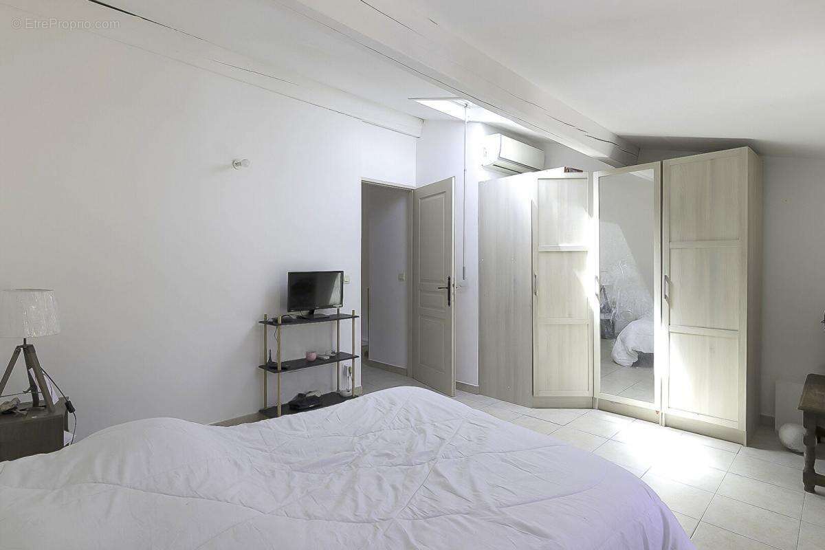 Appartement à PUGET-VILLE