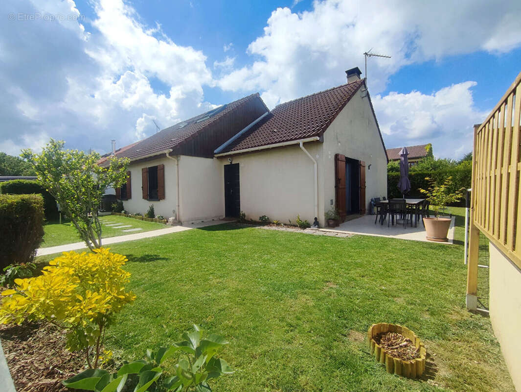 Maison à MEREVILLE