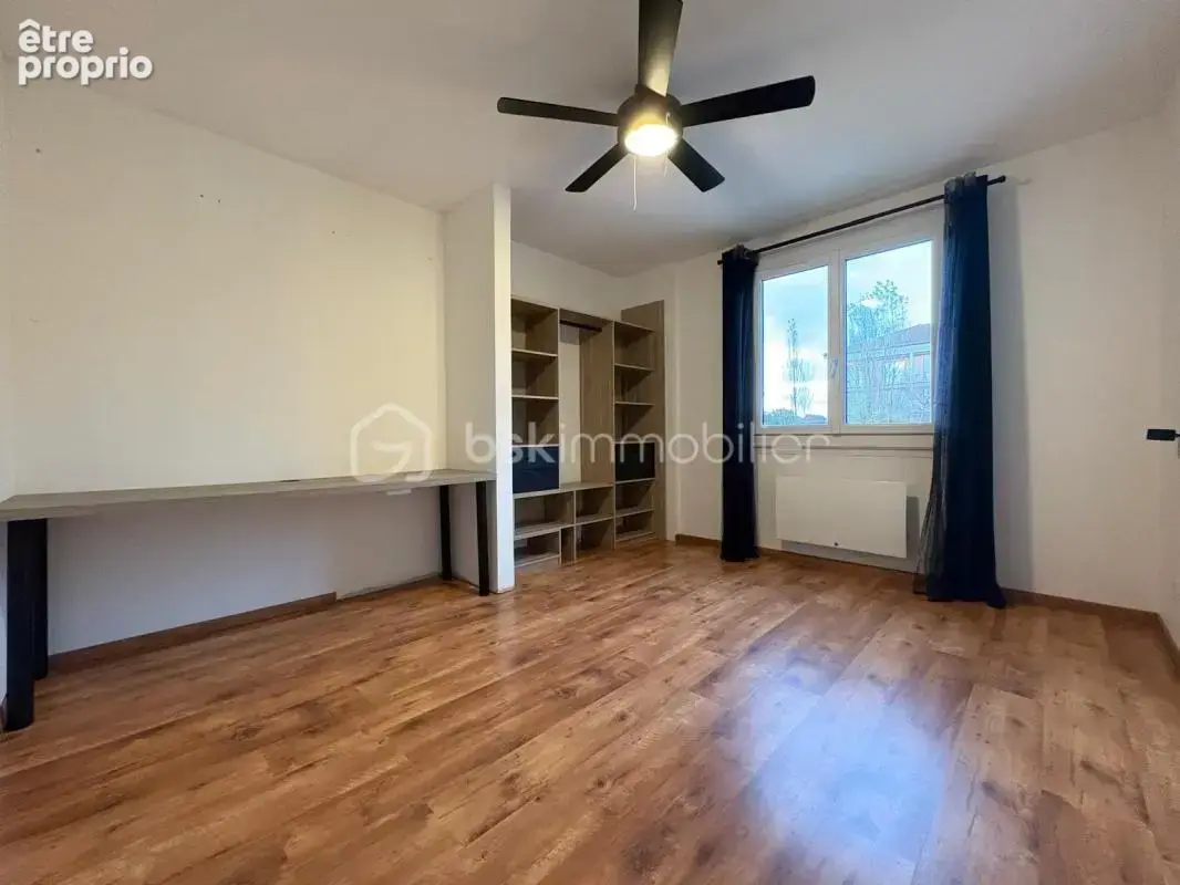 Appartement de type T4 transformé en T3 de 95 m2- Résidence sécurisée avec parc - photo 11
