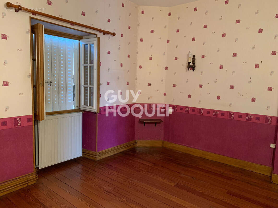 Appartement à TOULON-SUR-ARROUX