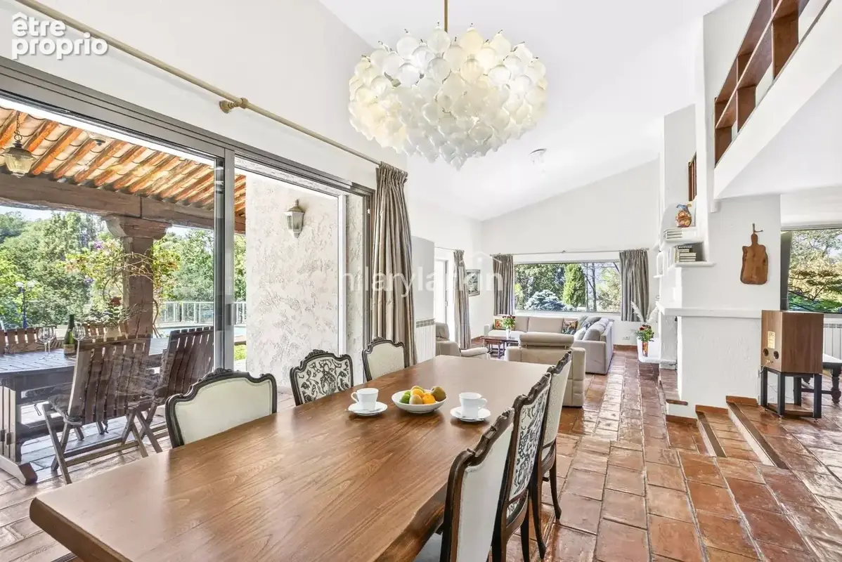 Villa plain-pied avec mazet en pierre et piscine – À pied du village de Mougins - photo 7