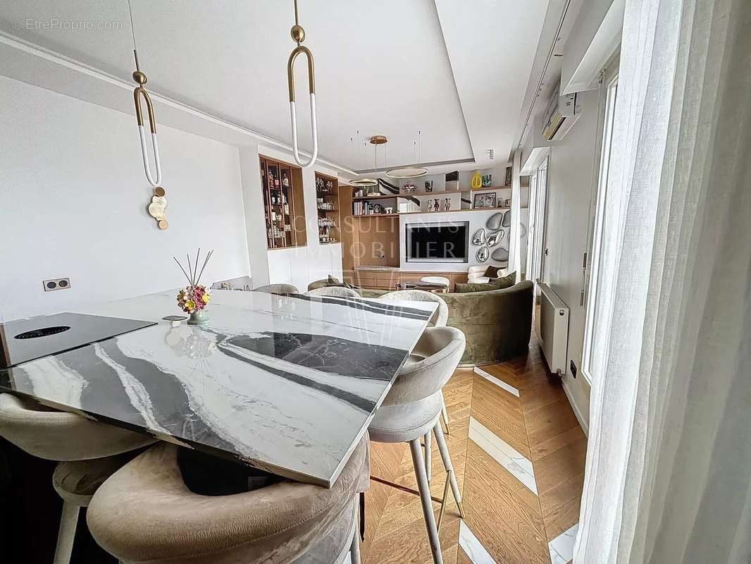 Appartement à NEUILLY-SUR-SEINE