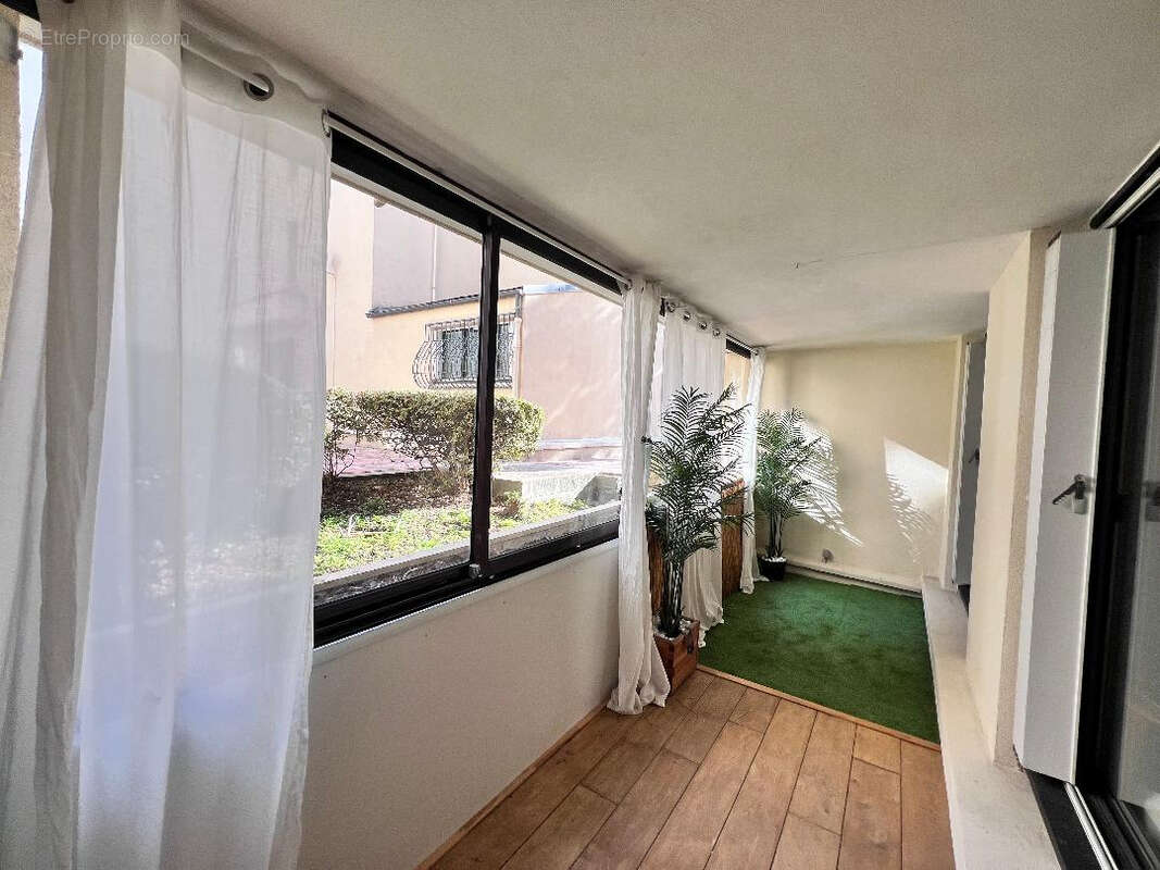 Appartement à SARTROUVILLE