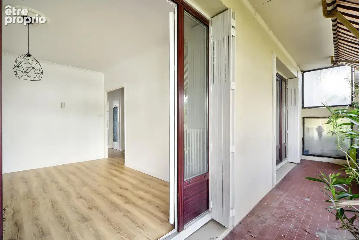 Appart T3 traversant 59 m², deux terrasses, cave et parking - photo 11