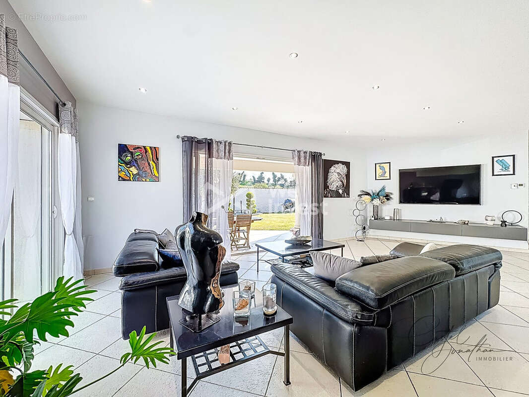 Maison 162 m² à Saint-Rambert-D'albon  - photo 9