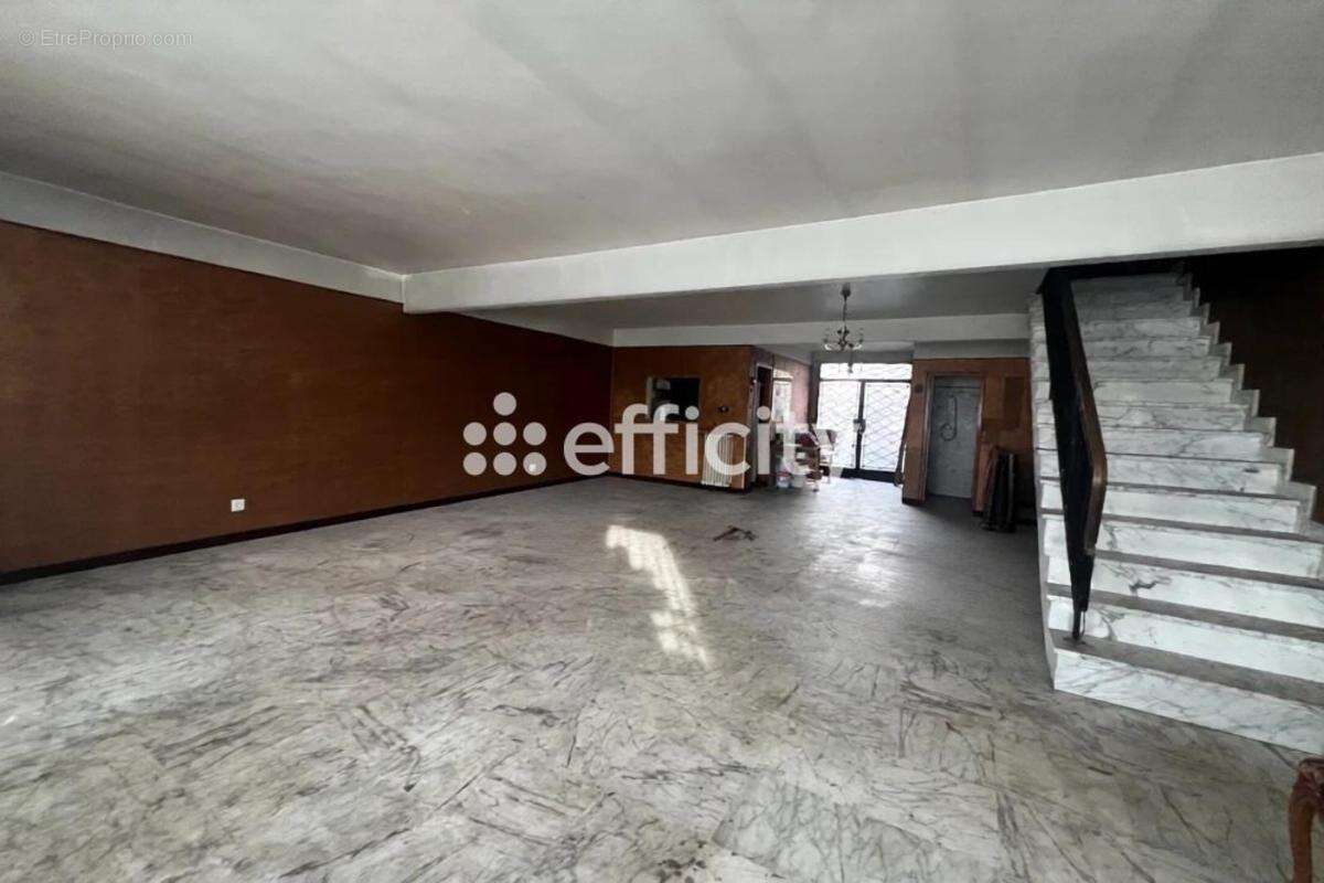 Maison à VILLETANEUSE