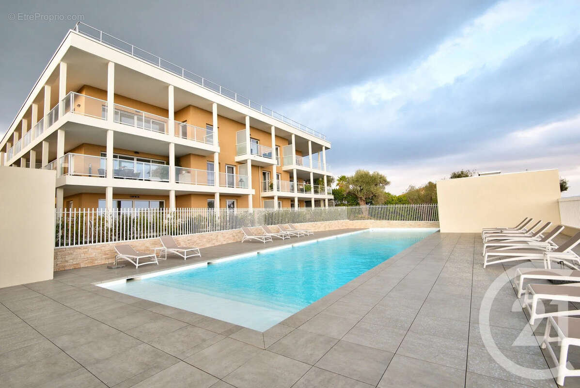 Appartement à VILLENEUVE-LOUBET