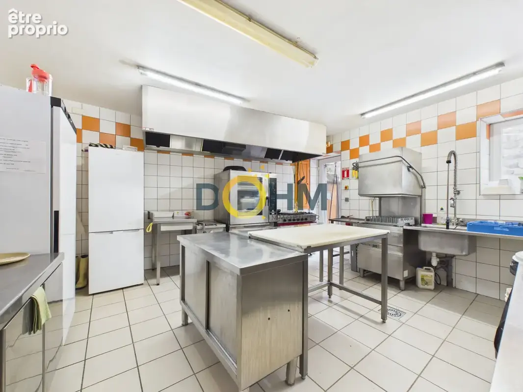 Ensemble immobilier, Bar, restauration, gîte, hebergementl, appartement. - photo 11