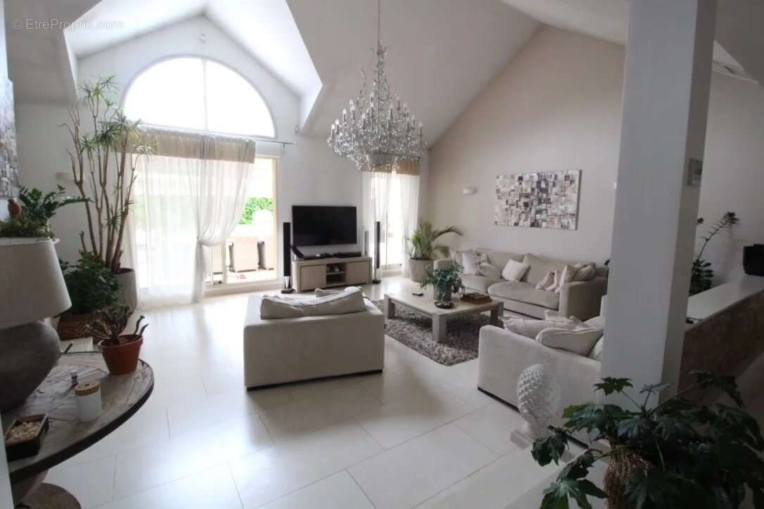 Maison à OZOIR-LA-FERRIERE