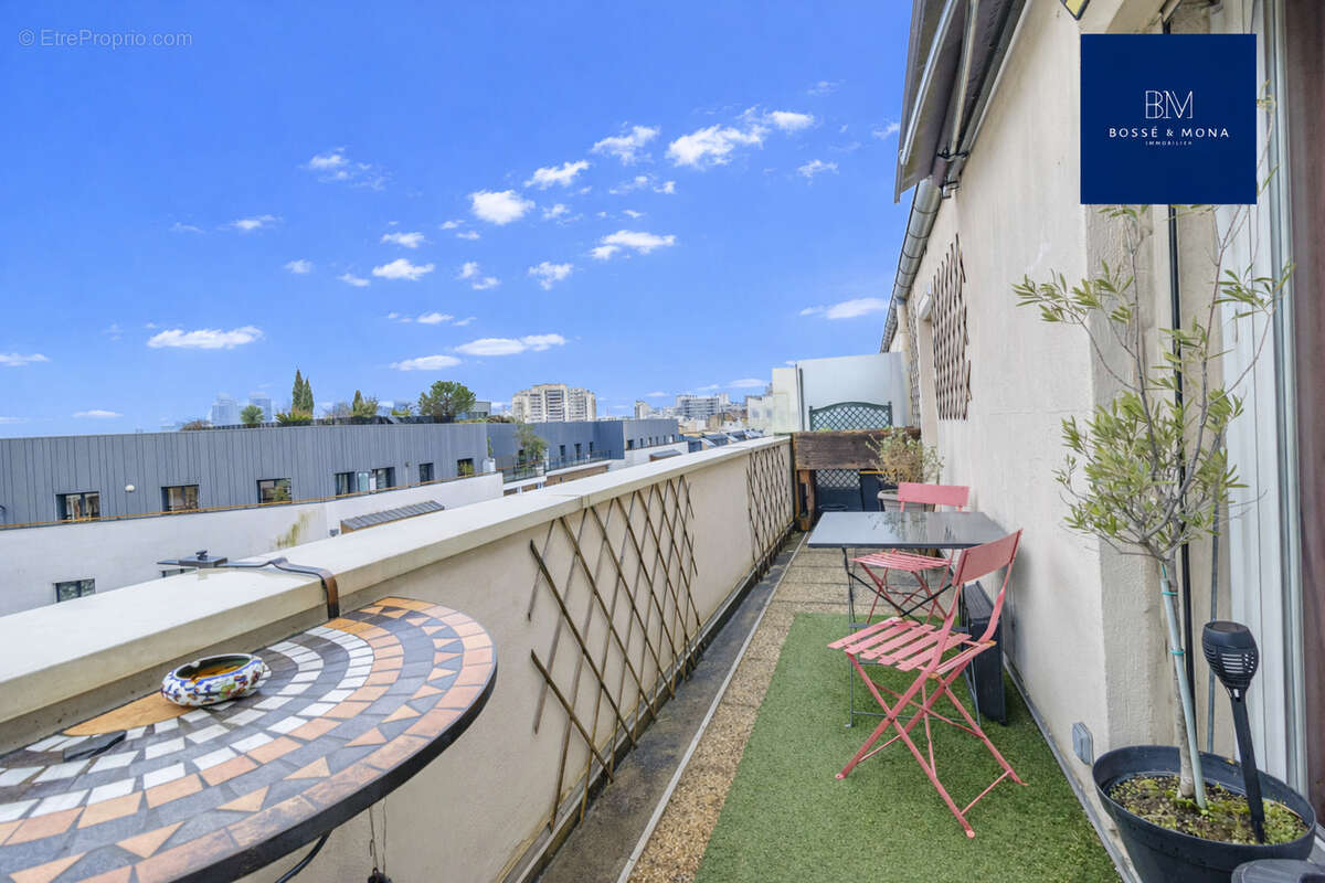 Appartement à COURBEVOIE