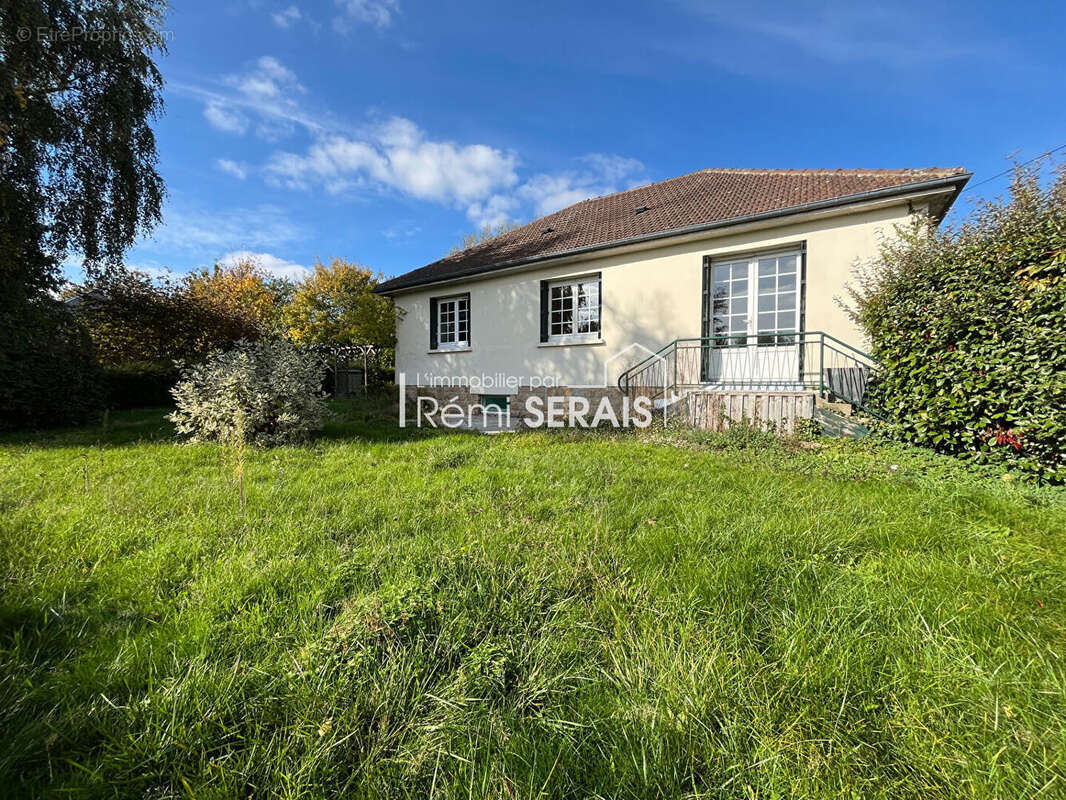 Maison à SAINT-CYR-DU-BAILLEUL