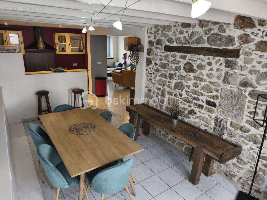 Maison à AINHICE-MONGELOS