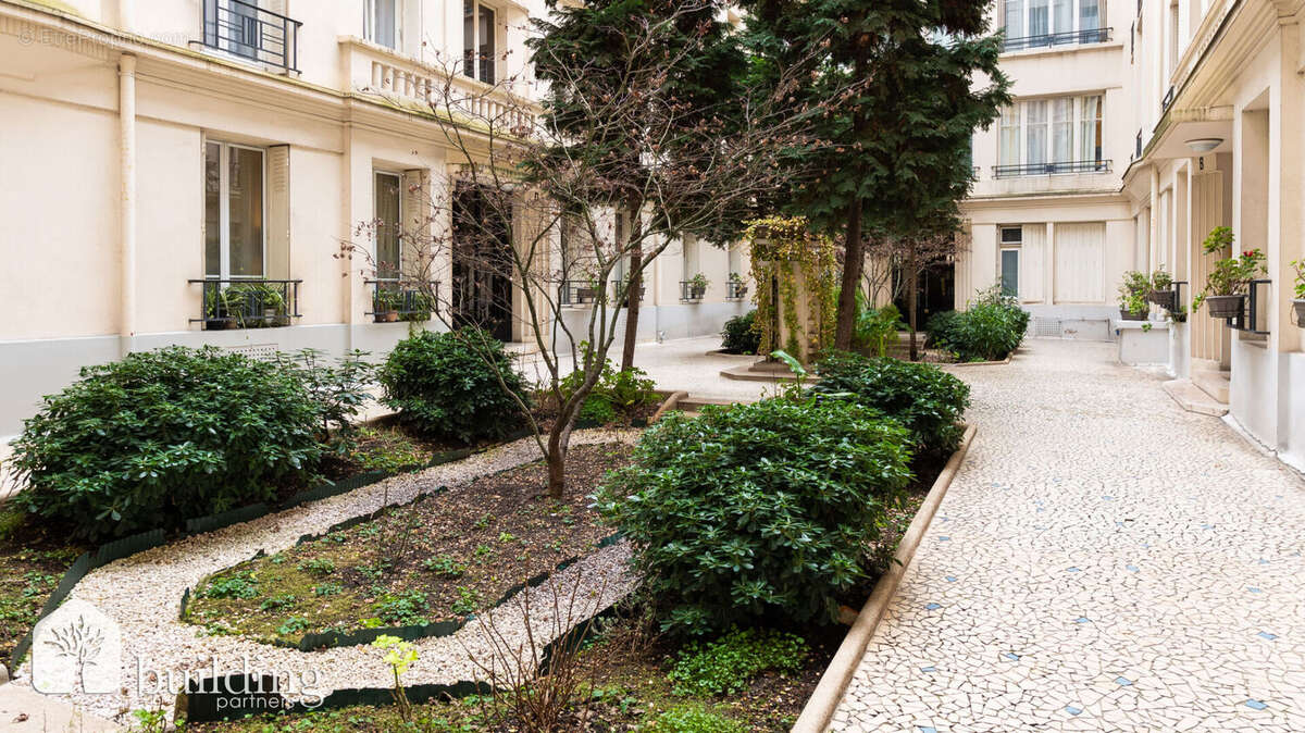 Appartement à PARIS-17E