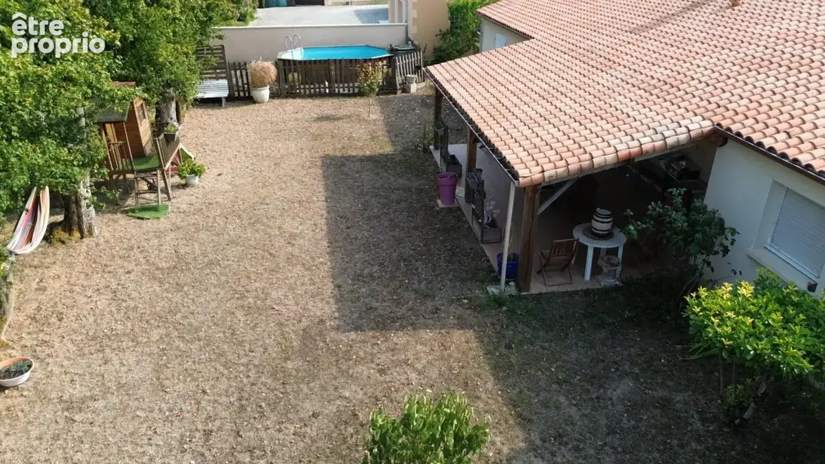 Maison traditionnelle à vendre 7 pièces MATHA (17) - photo 14