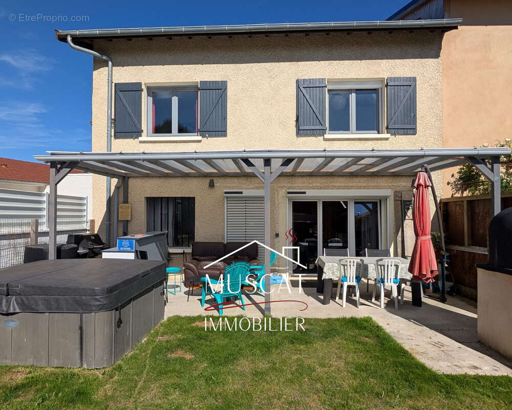 Maison à FOUR