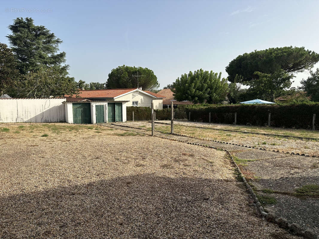 Maison à LA ROCHE-CHALAIS
