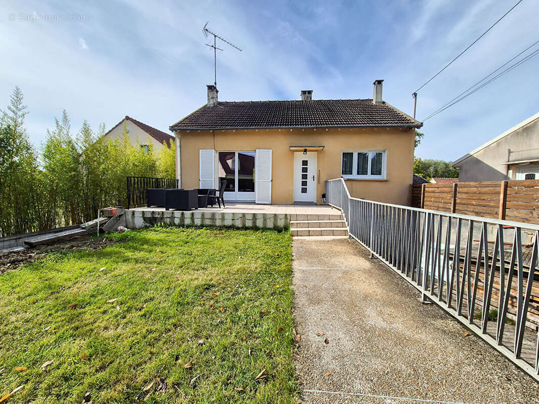 Maison à RUBELLES