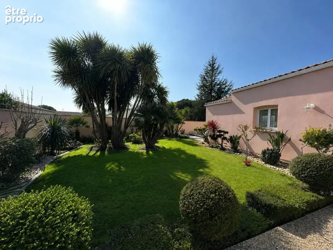 Maison 5 pièces 181 m² à vendre à Marennes (17320) - photo 2