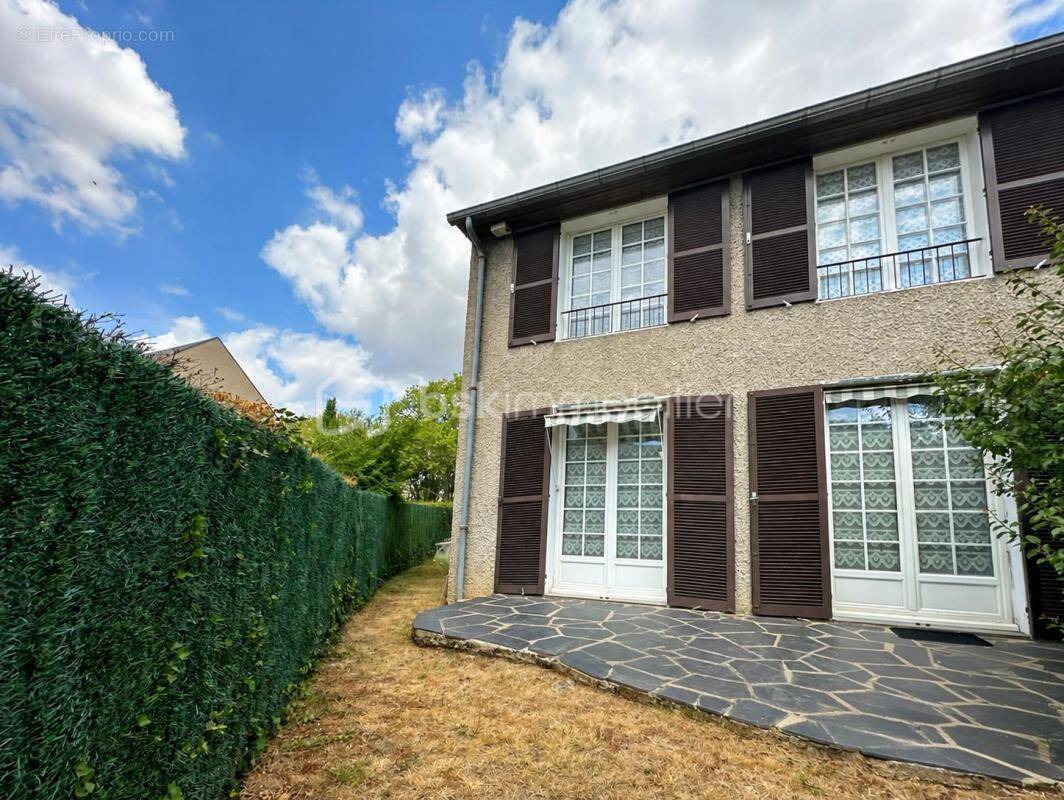 Maison à SAVIGNY-SUR-ORGE