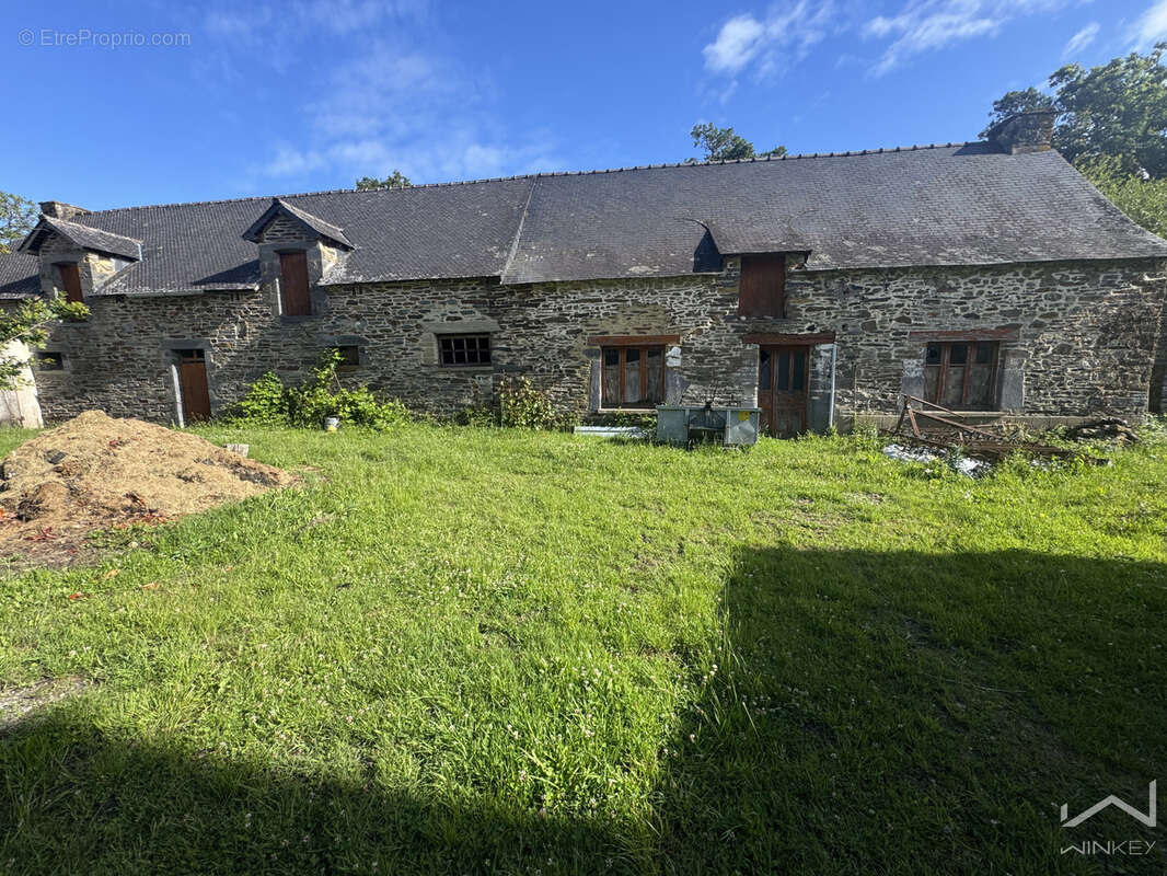 Maison à CARENTOIR