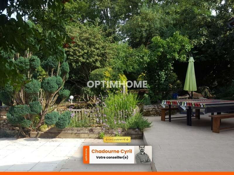 Maison à JAVERLHAC-ET-LA-CHAPELLE-SAINT-ROBERT