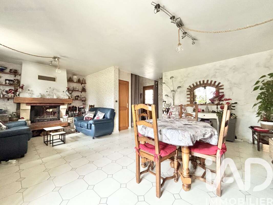 Photo 4 - Maison à OZOIR-LA-FERRIERE