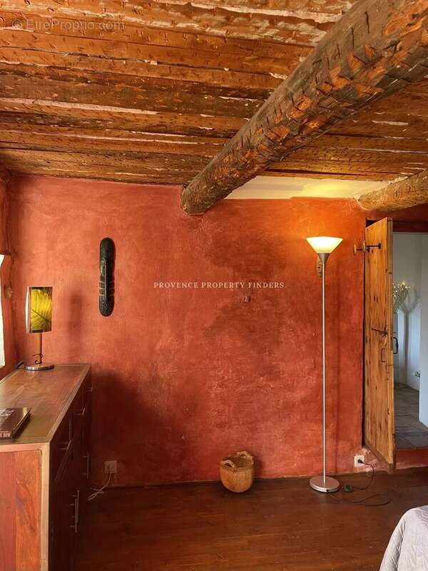 Maison à VILLECROZE