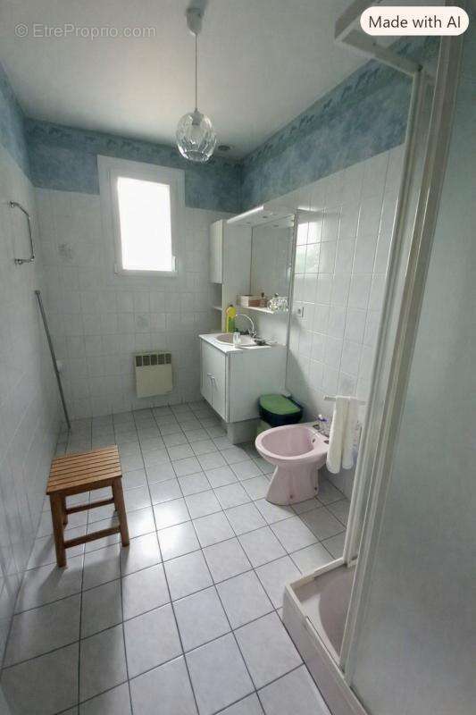 Maison plain-pied - 95m²-  AMBRIERES LES VALLEES (53) - photo 10