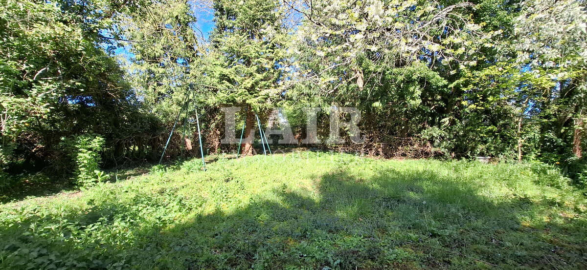 Maison de bourg avec jardin et dépendances ref : - photo 15