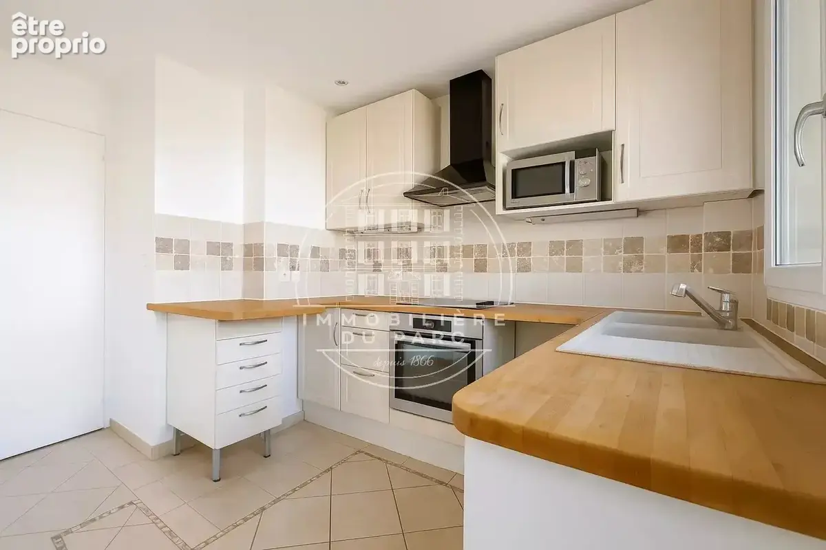 Dernier étage: Magnifique Appartement 3-4 Pièces. - photo 4
