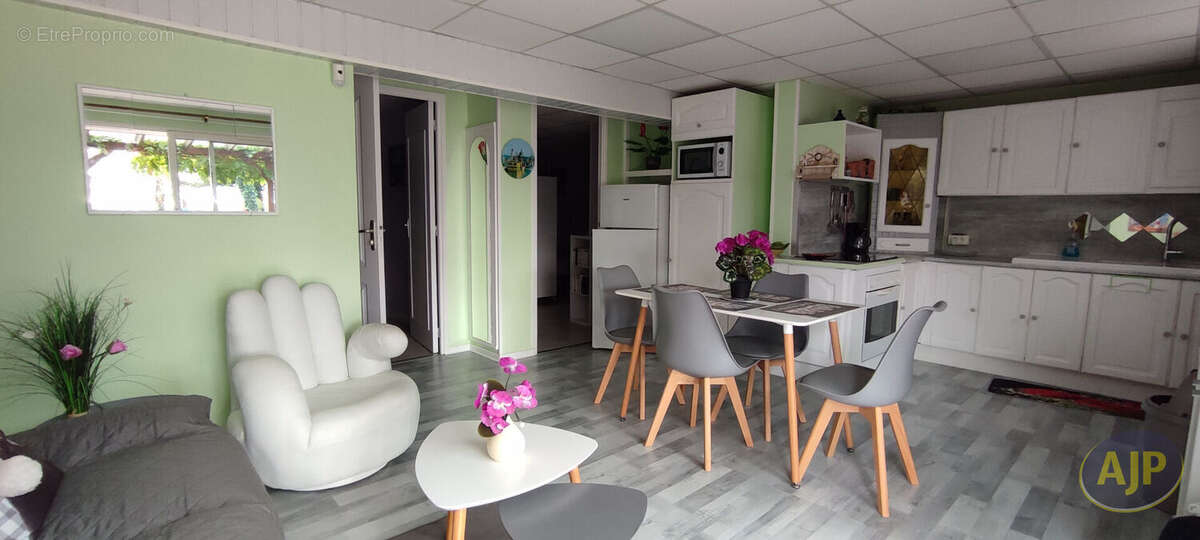 Maison à FLEAC-SUR-SEUGNE