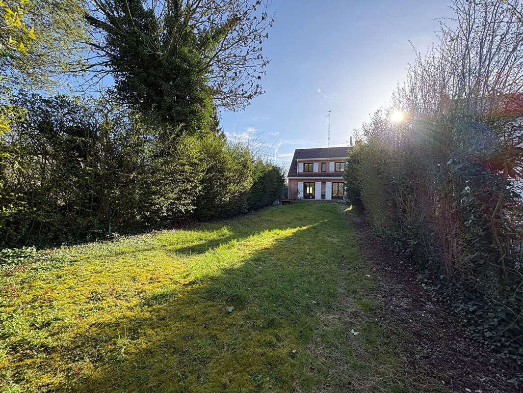 Maison individuelle en semi plain pied pleine de potentiel - un cadre de vie rare - photo 14
