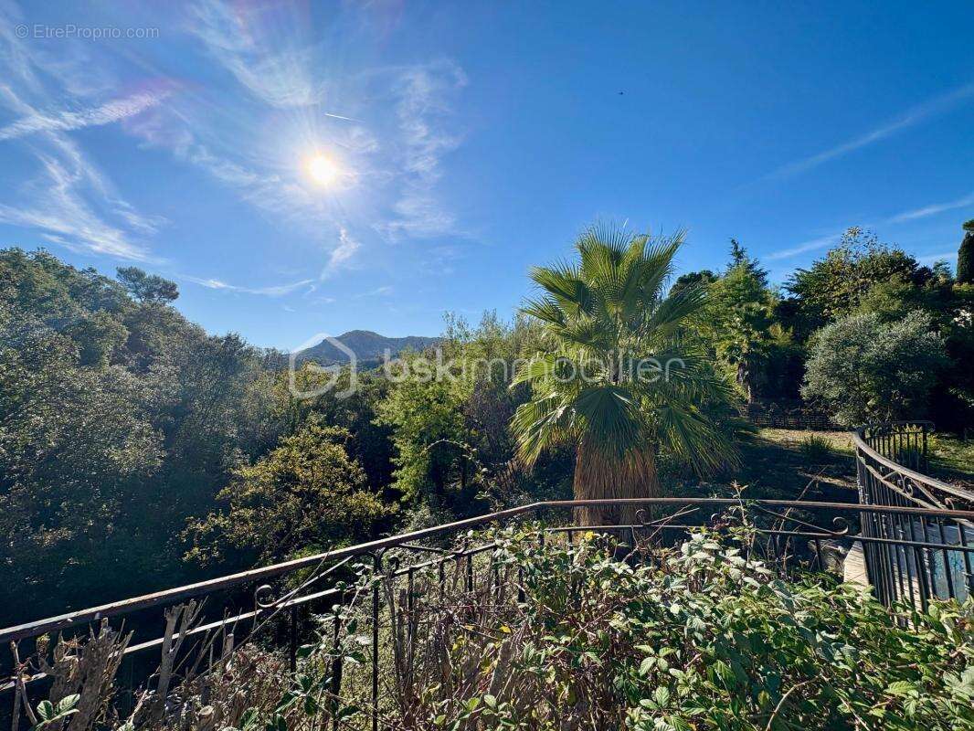 Maison à LES ADRETS-DE-L&#039;ESTEREL