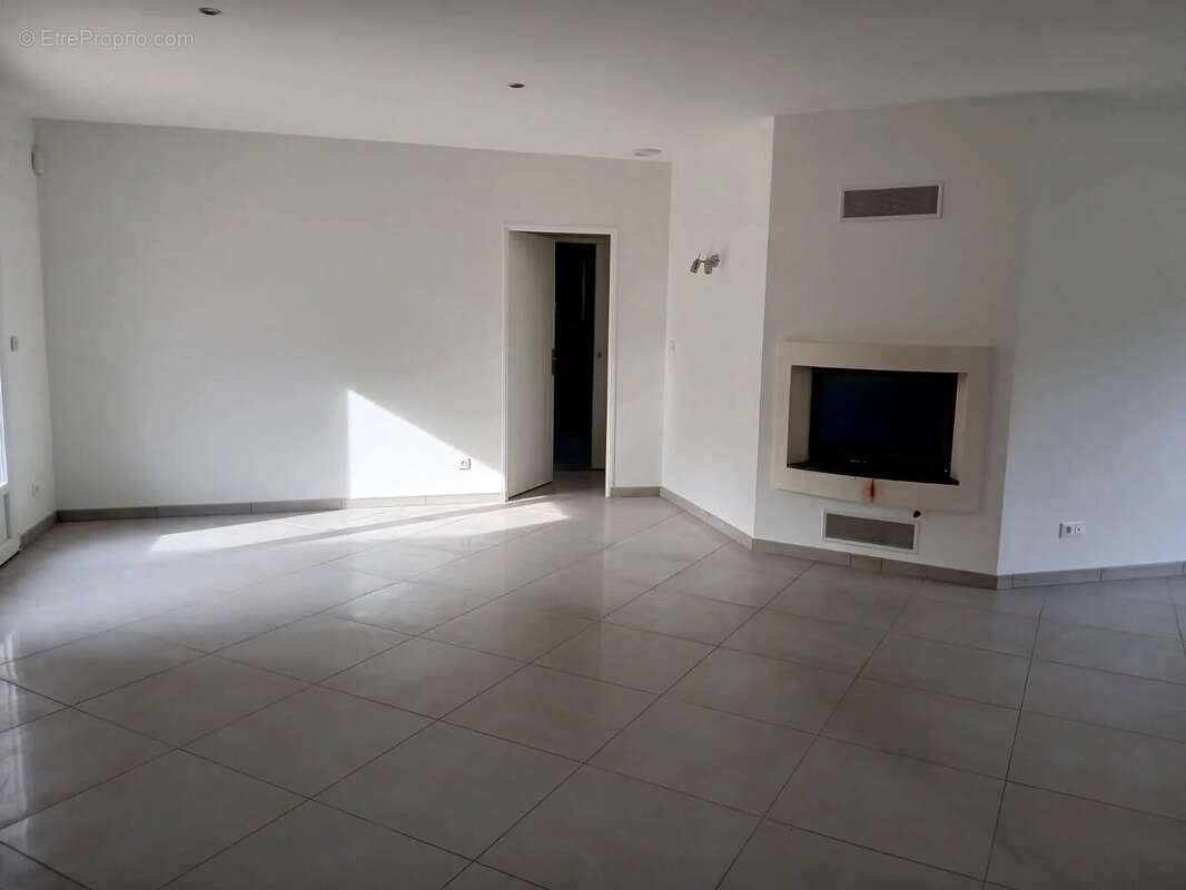 Maison à BRUYERES-ET-MONTBERAULT