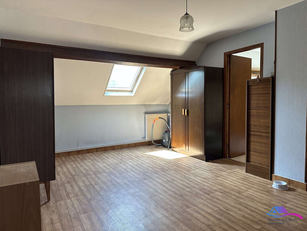 Palier - Maison à SAINT-SATURNIN