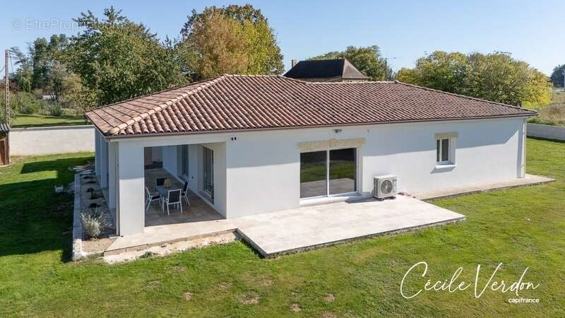 Maison à CREYSSE