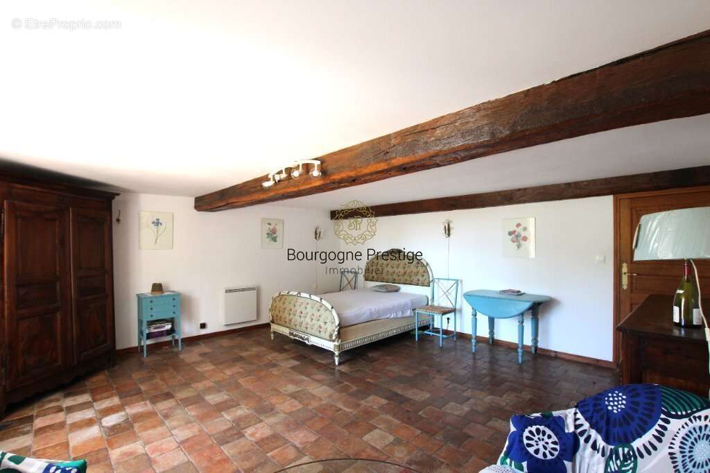 Maison à SAINT-GENGOUX-LE-NATIONAL