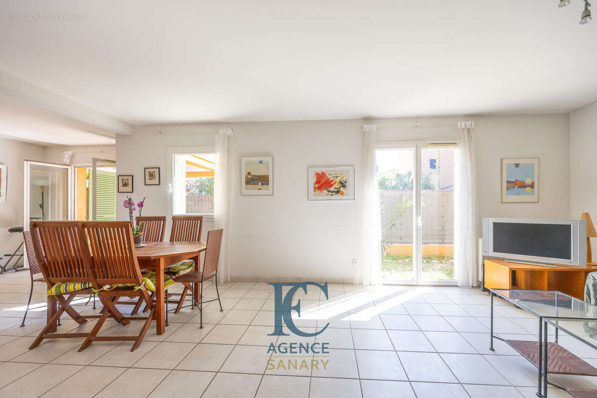 Appartement à SANARY-SUR-MER