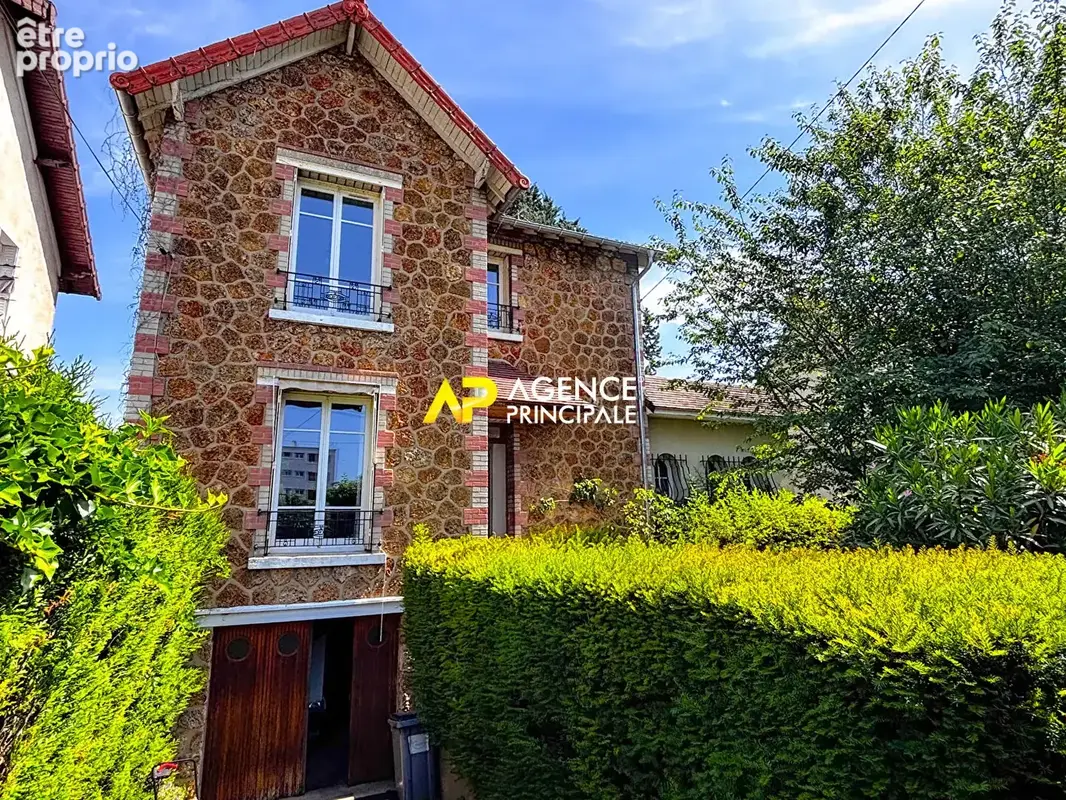 Maison à SARTROUVILLE
